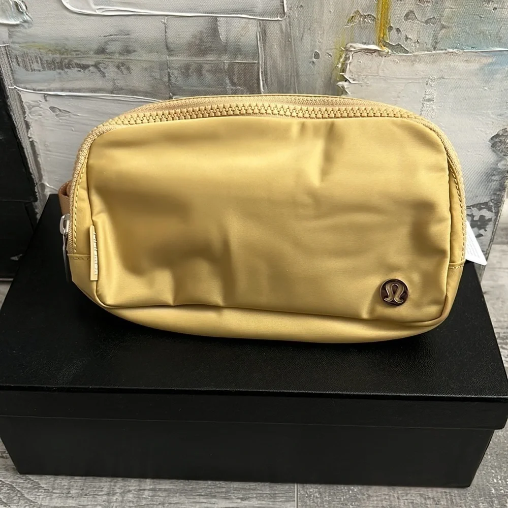 lululemon golden sand belt bag All Night Festival Crossbody Micro 2L Lululemon Everywhere Wordmark Crossbody Belt